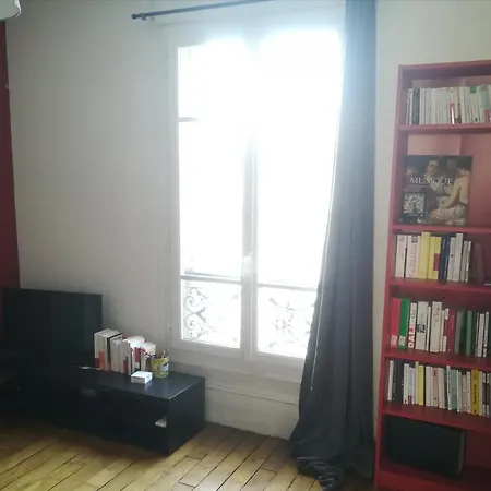 Apartment 2/3 Pieces Au Pied De Montmartre ! *